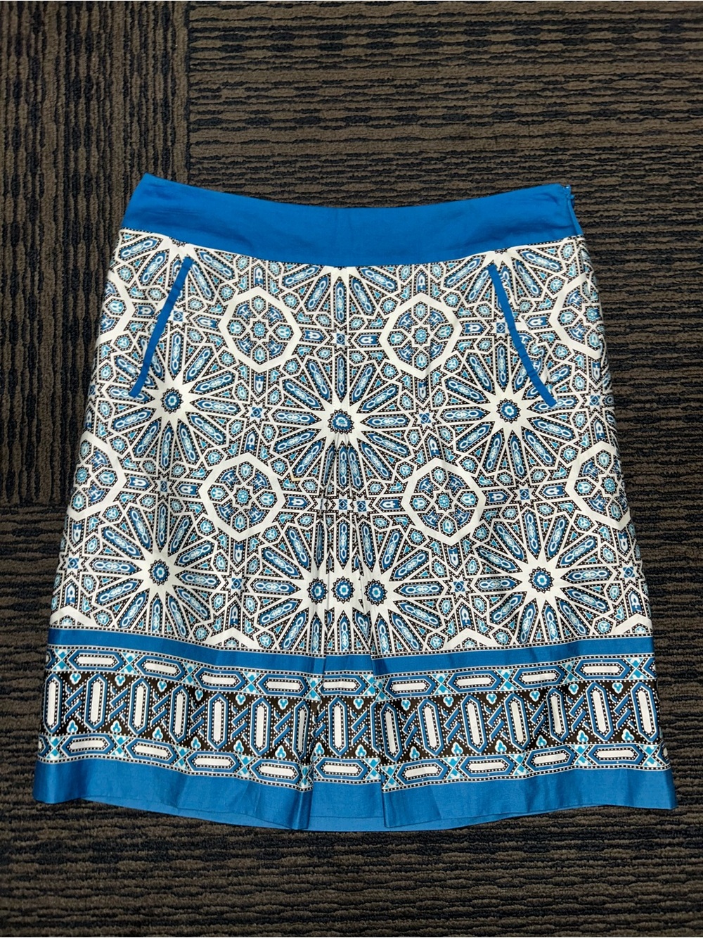 Ann Taylor Petites Blue/White Knee Length Skirt Womens 0P